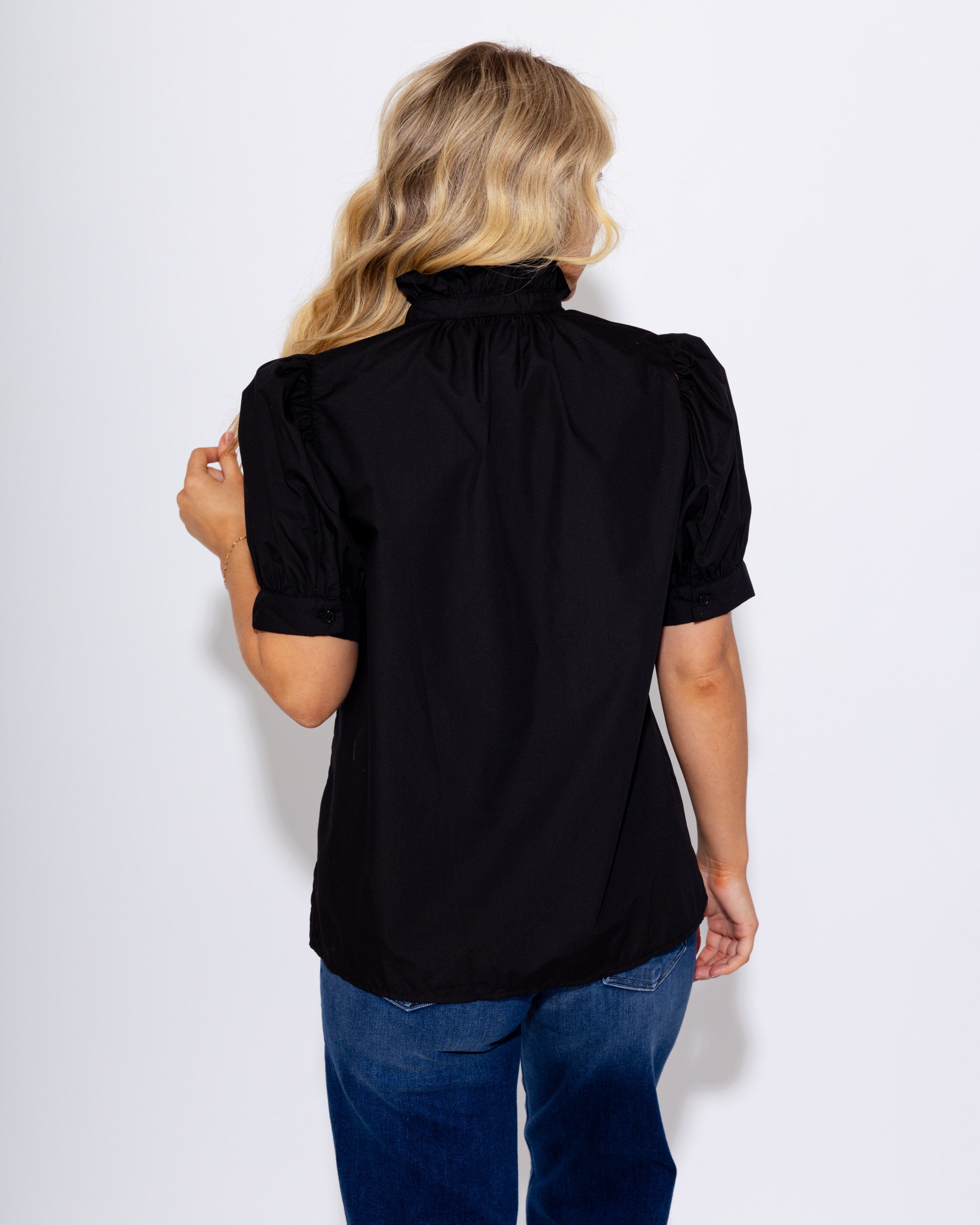 The Smart Style Puff Sleeve Top in Black