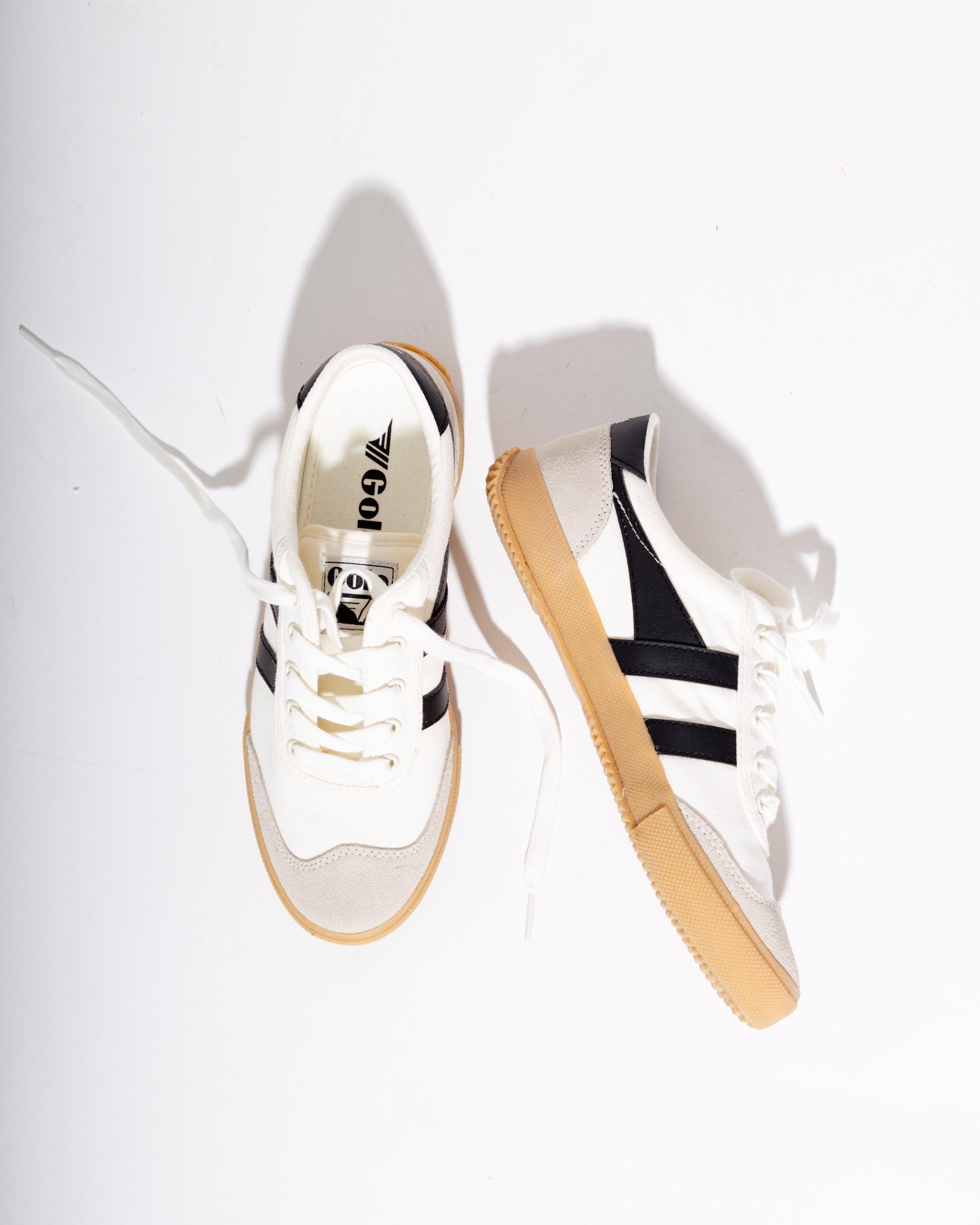 Gola Badminton Sneakers in Off White/Black/Gum