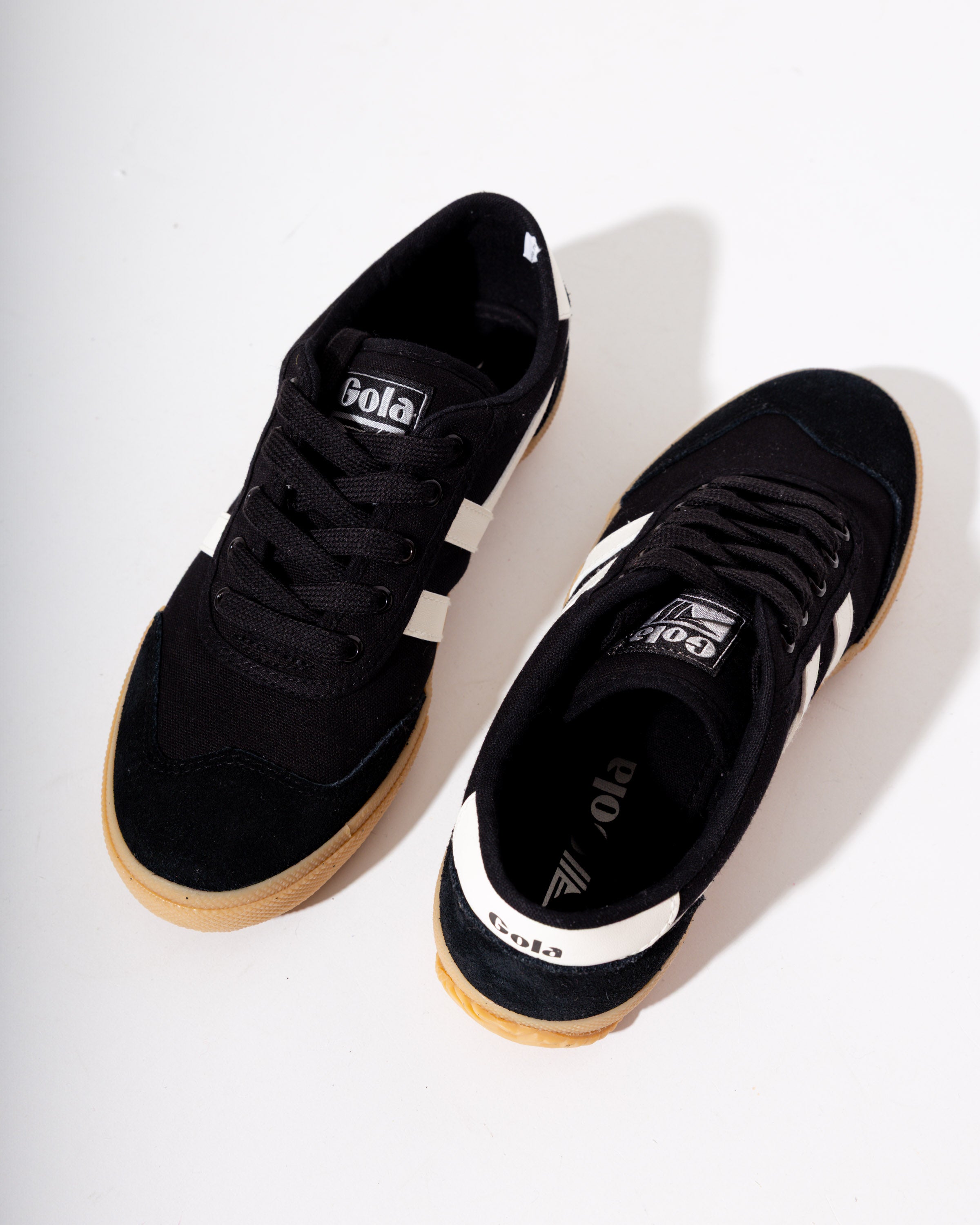 Gola Badminton Sneakers in Black/Off White/Gum