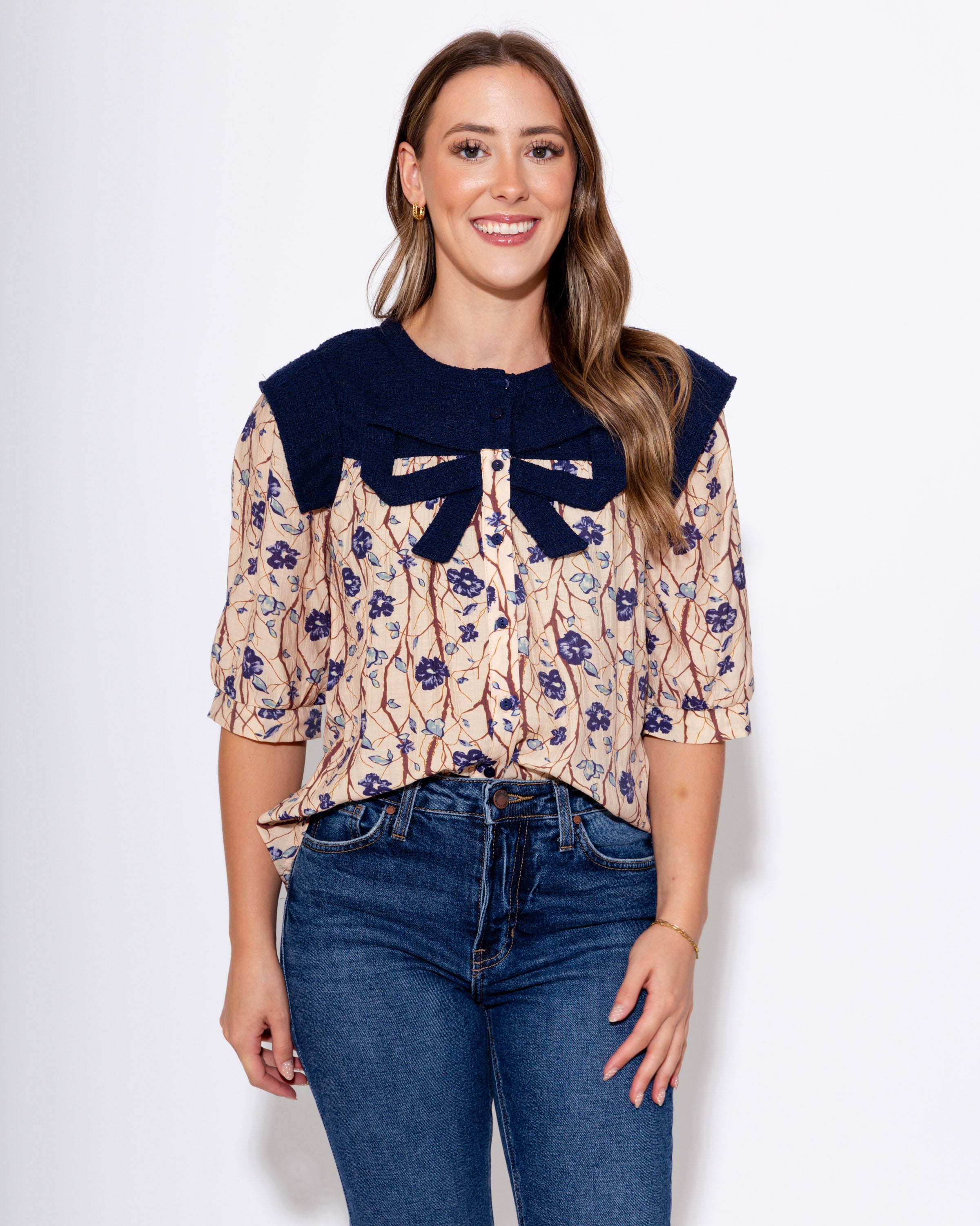 Bow to Bloom Top In Navy