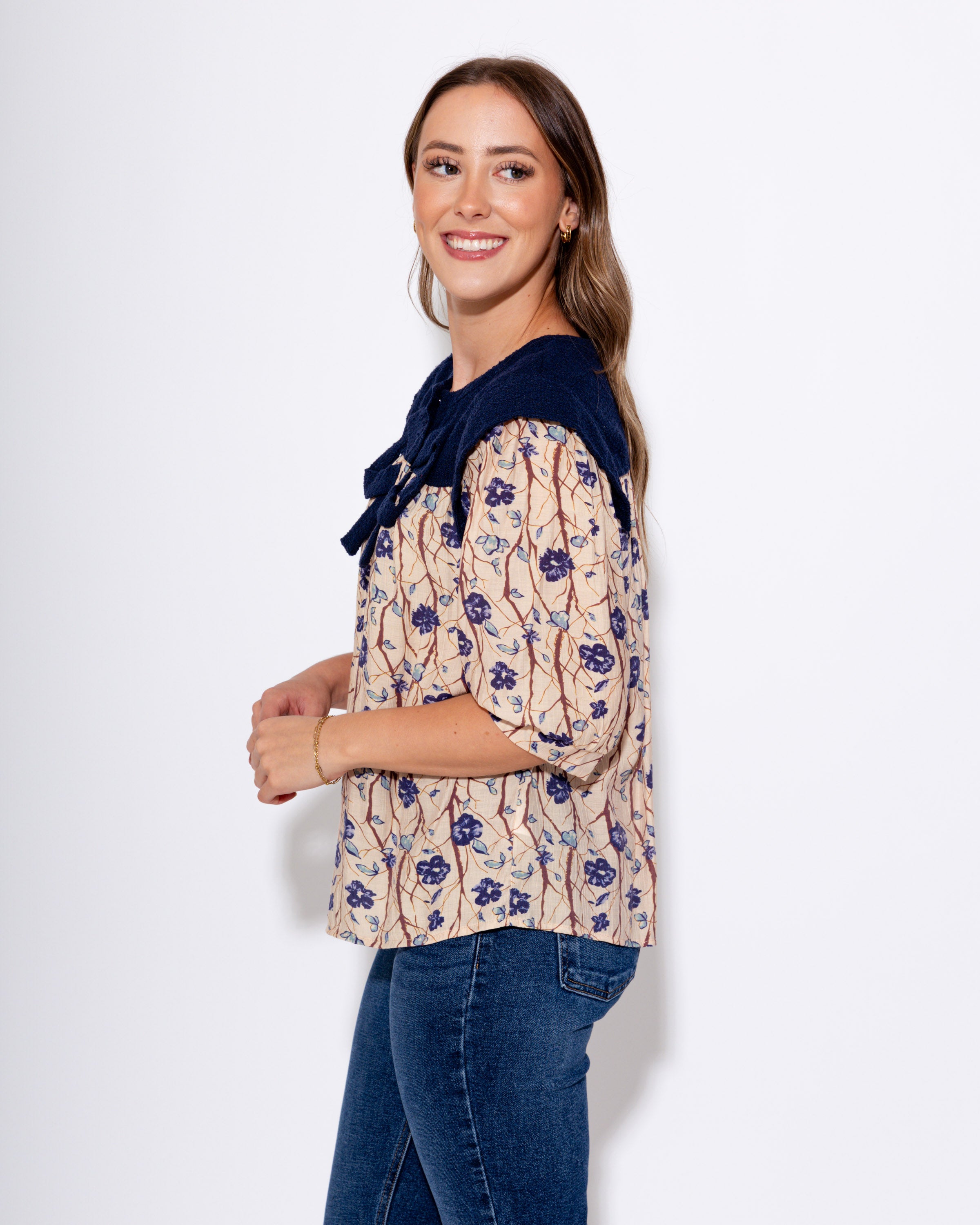 Bow to Bloom Top In Navy