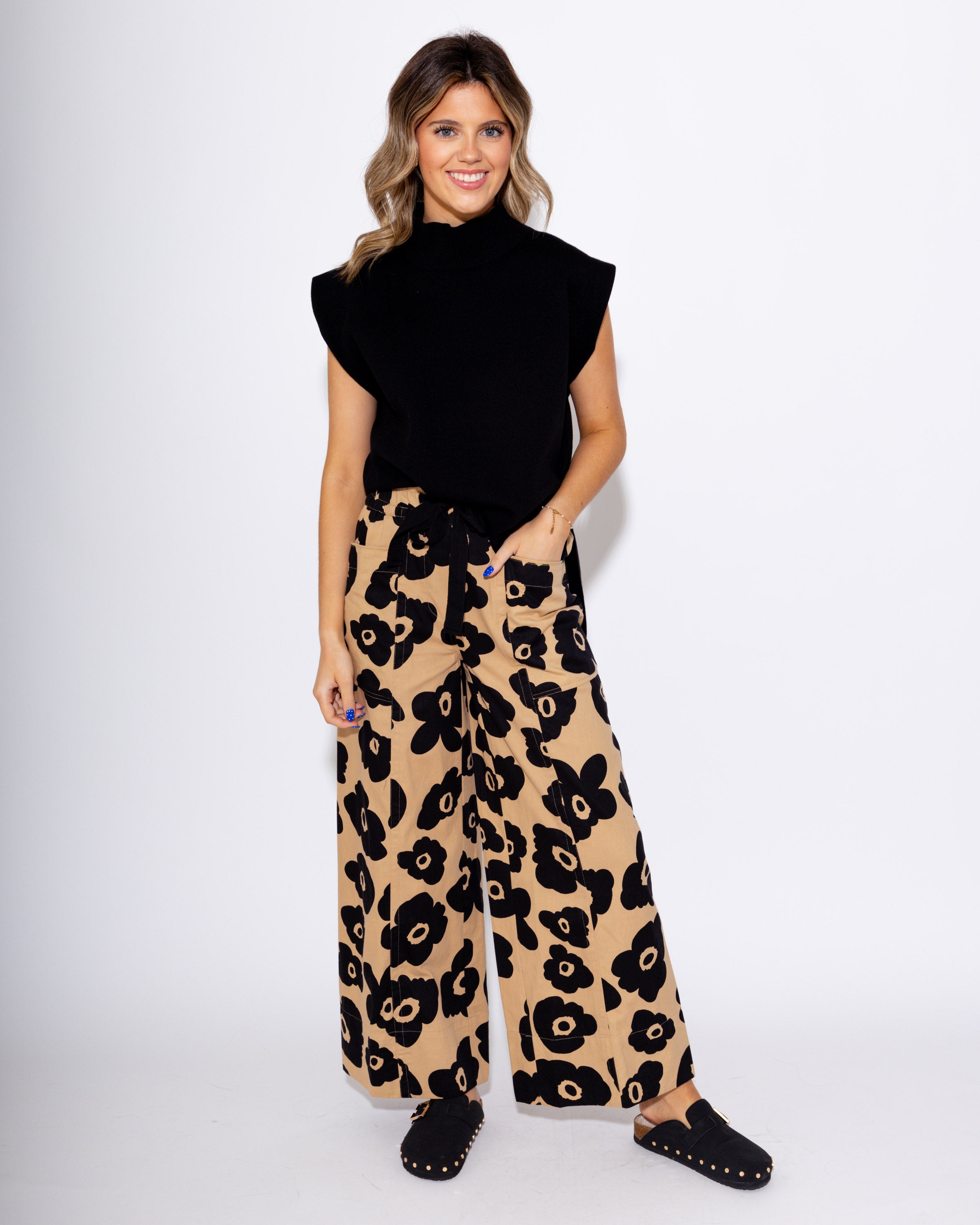 Effortless Edge Pullover Top in Black